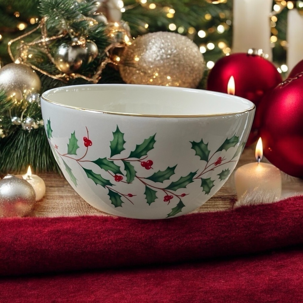 Lenox holiday bowl, small, never used, perfect condition